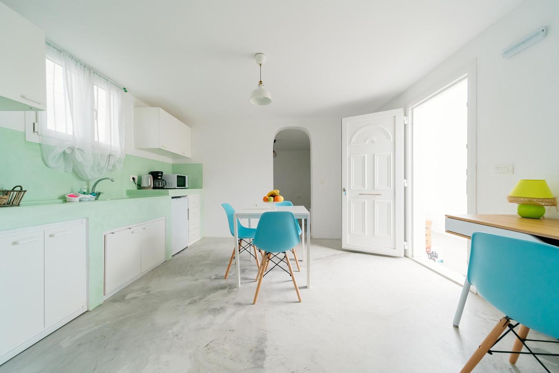 Charming In Brilliant Santorini With Pool Vlychada